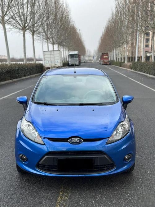 福特嘉年华引擎盖怎么打开/福特嘉年华如何开引擎盖