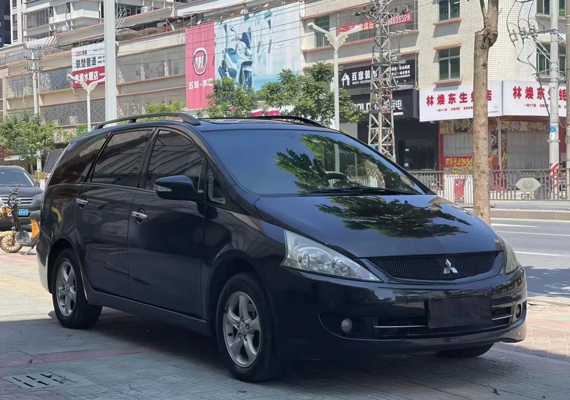 【三菱七座车报价及图片,三菱7座车型及价格】