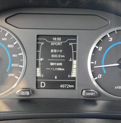 汽车10个油耗高吗(汽车10个油耗是多少钱一公里)