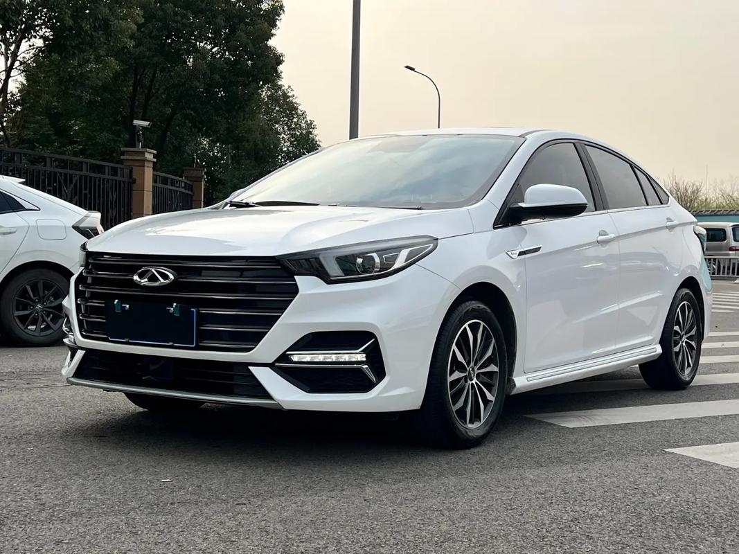 【奇瑞艾瑞泽5图片,奇瑞艾瑞泽5plus报价及图片】