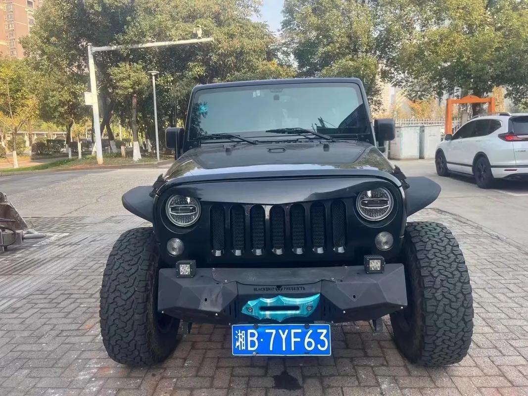 二手牧马人柴油版越野车价格 二手越野牧马人多少钱