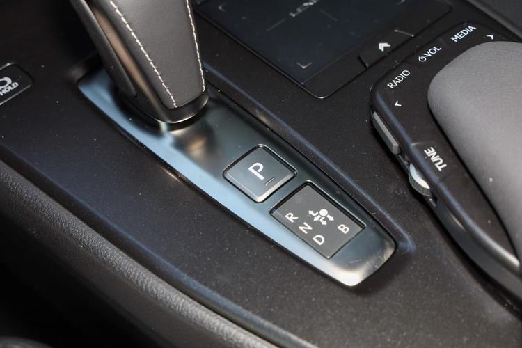 雷克萨斯ux图片／雷克萨斯ux图片内饰