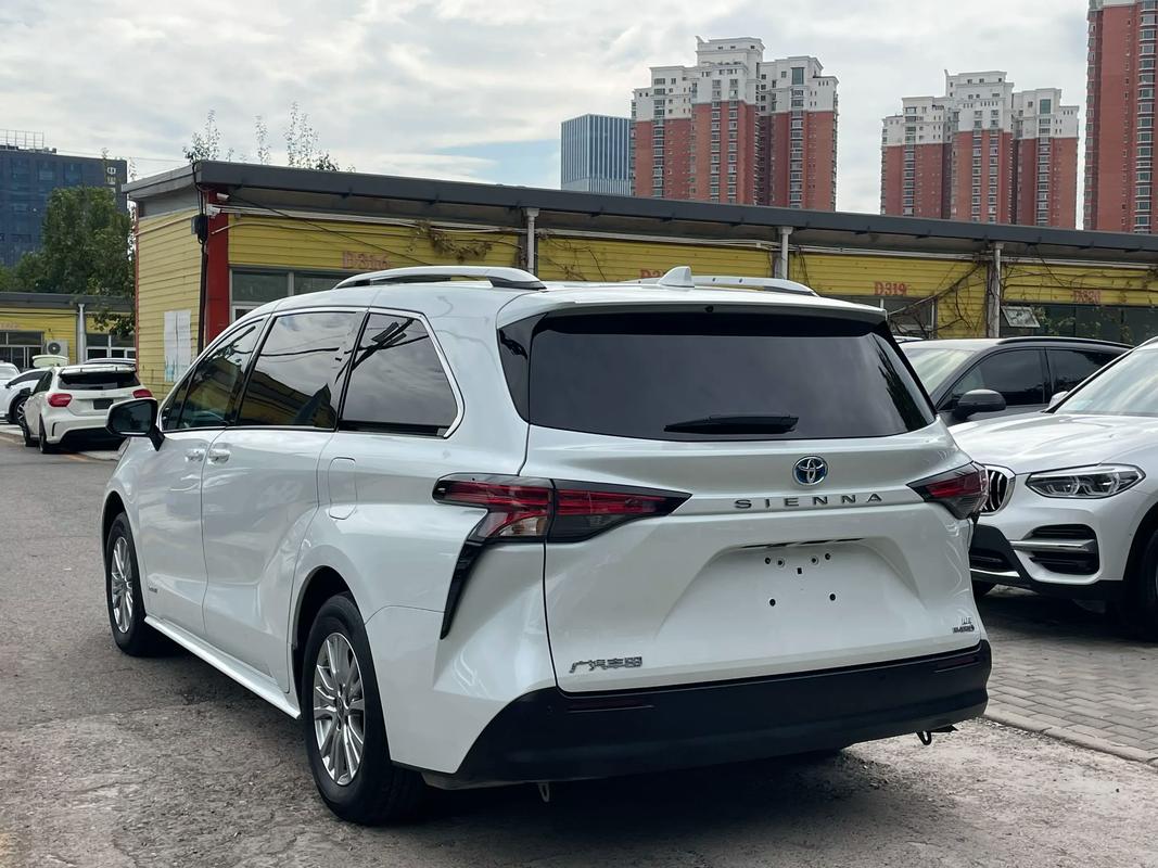 塞纳丰田2022报价(最新款丰田塞纳多少钱)