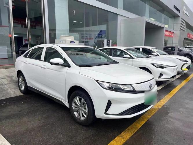 吉利枫叶60s新能源汽车(吉利枫叶60s新能源汽车开什么模式空调)