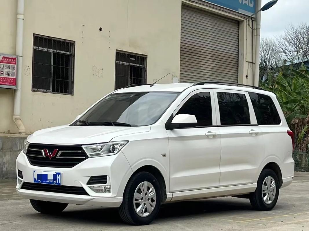 五菱宏光s2017款价格配置/五菱宏光s2017年款多少钱