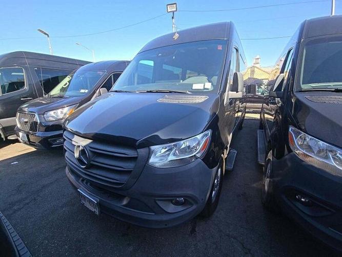 2025斯宾特9座/2021款斯宾特519